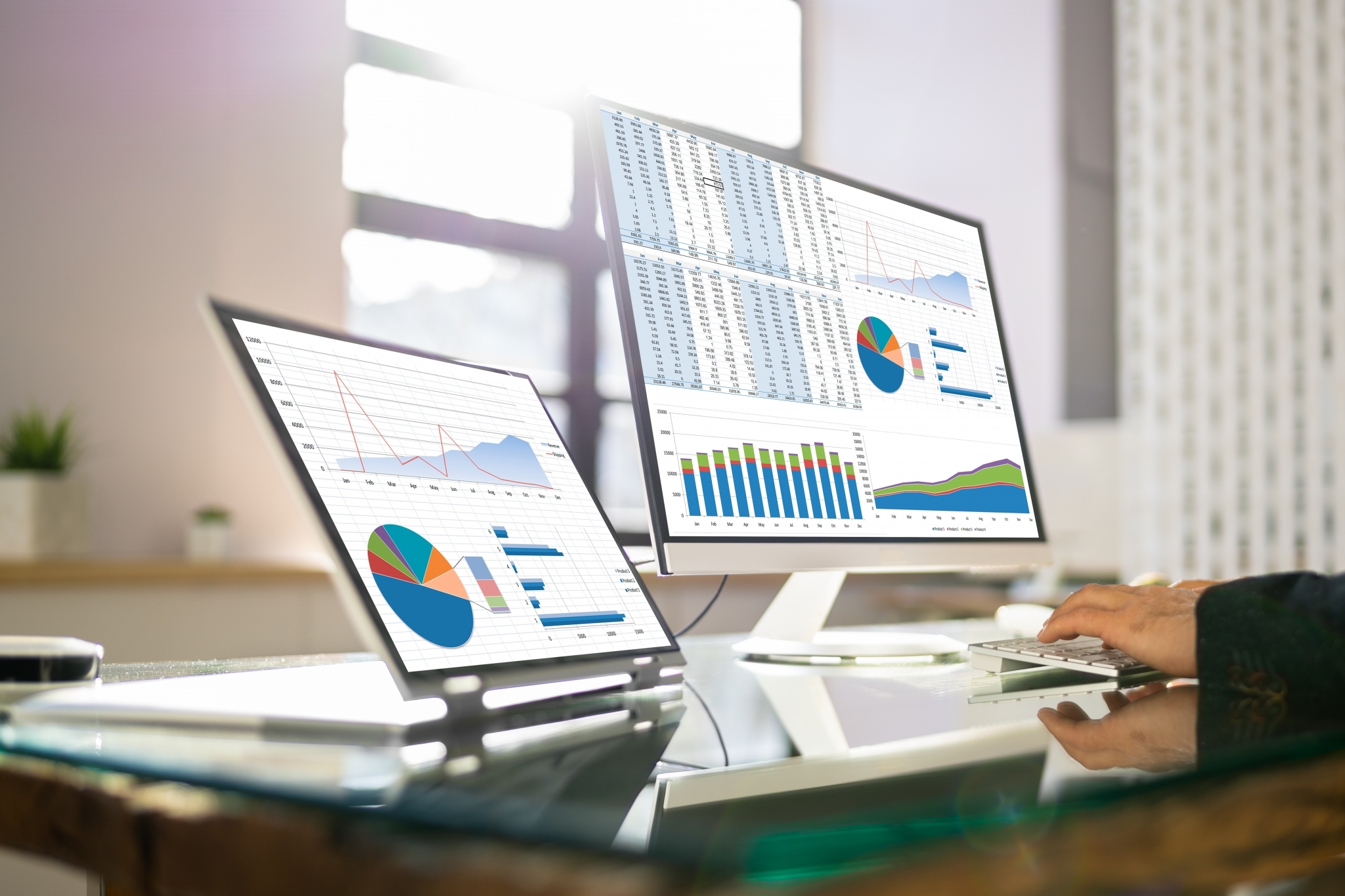 Shutterstock 2132593613